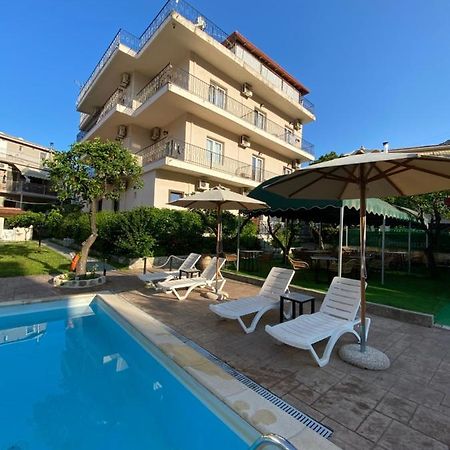 Central Hotel Parga Esterno foto