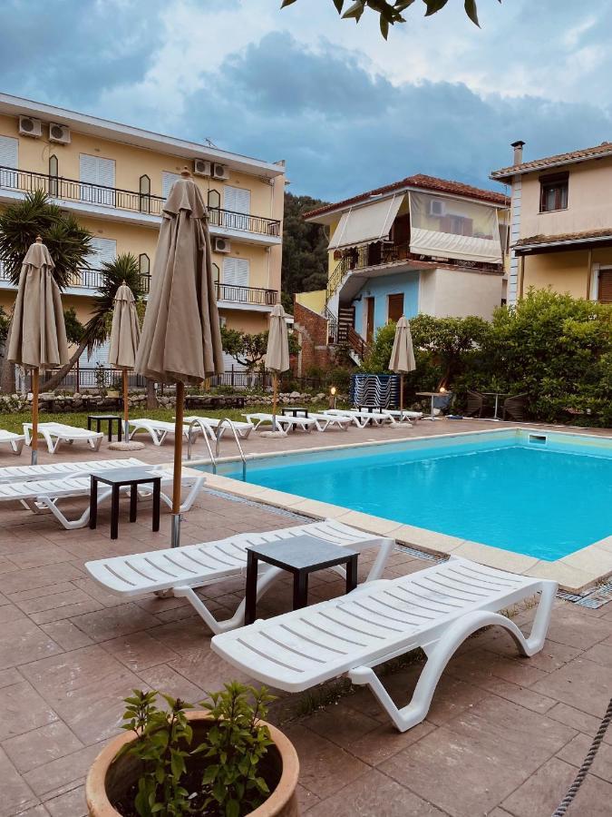 Central Hotel Parga Esterno foto