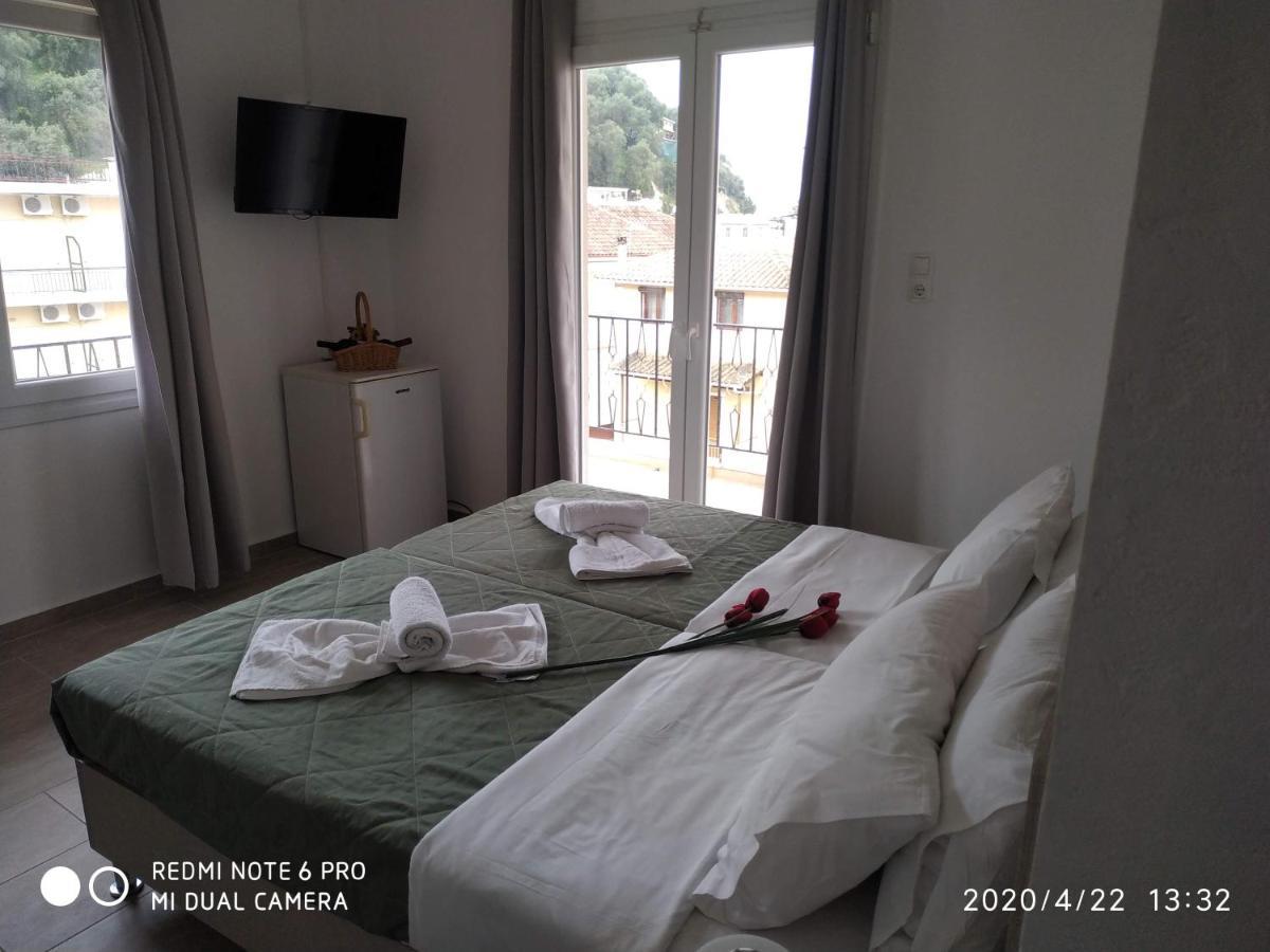 Central Hotel Parga Esterno foto