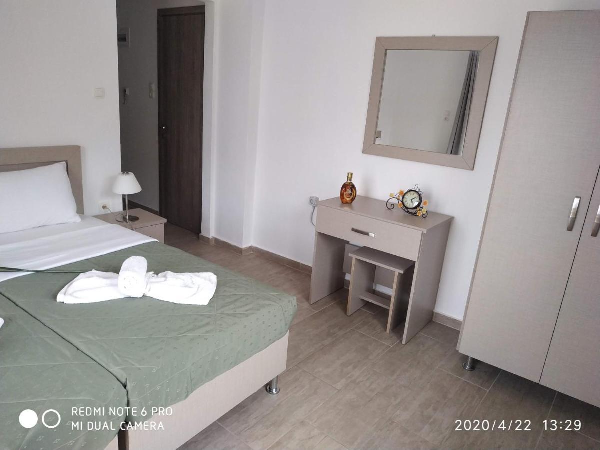 Central Hotel Parga Esterno foto